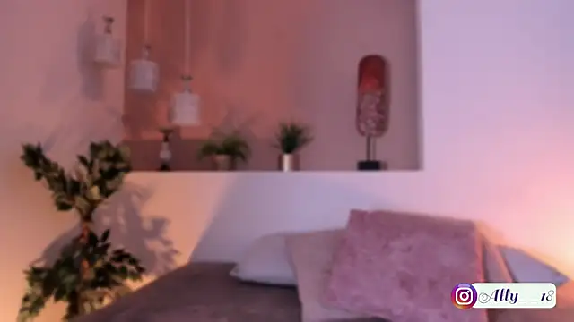 Snapshot of Ally_addams chatting on October 30, 3:19 am Ally addams online show from October 30, 3:19 am