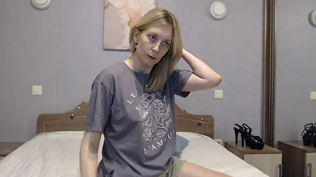 AvelinaLeoni online show from December 29, 3:35 pm