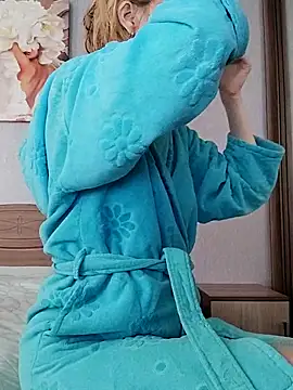 AvelinaLeoni online show from March 19, 6:03 am