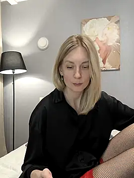 AvelinaLeoni online show from October 7, 7:16 am