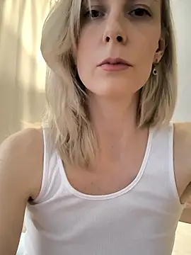 AvelinaLeoni online show from March 2, 7:59 am