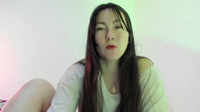 Elle Lee  online show from March 20, 8:19 pm