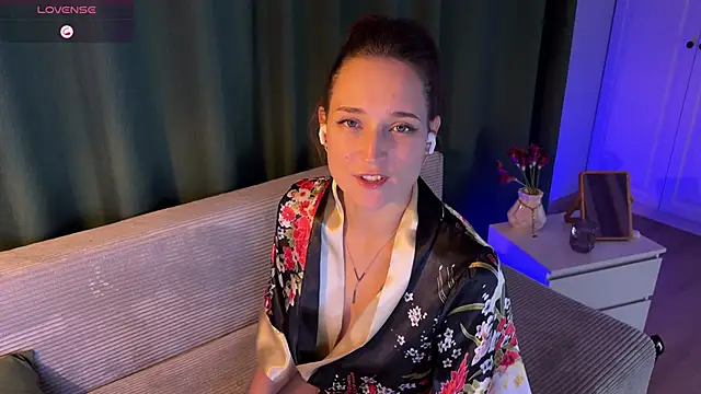 Snapshot of Pavlyna chatting on November 25, 7:14 pm Pavlyna online show from November 25, 7:14 pm