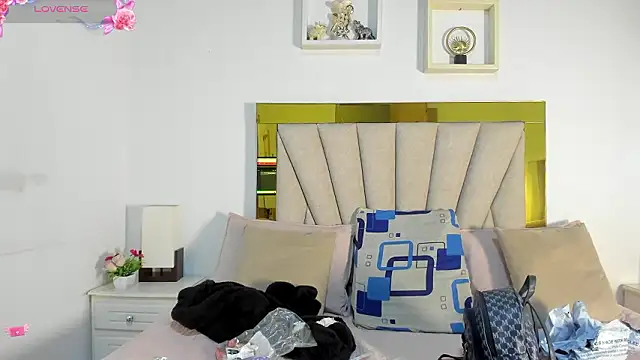 vahiolet fuentes online show from February 12, 3:01 am