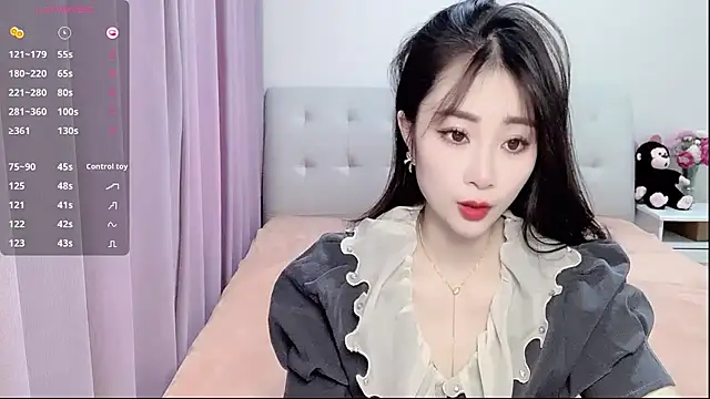 Snapshot of aisha123123 chatting on February 7, 1:47 am aisha123123 online show from February 7, 1:47 am