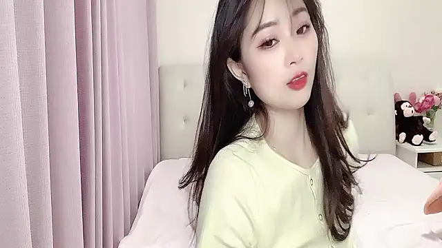 Snapshot of aisha123123 chatting on March 9, 1:56 am aisha123123 online show from March 9, 1:56 am