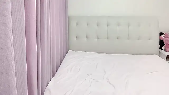 Snapshot of aisha123123 chatting on March 15, 2:03 am aisha123123 online show from March 15, 2:03 am