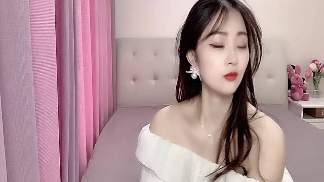 Snapshot of aisha123123 chatting on March 19, 1:54 am aisha123123 online show from March 19, 1:54 am