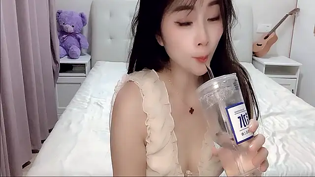 Snapshot of aisha123123 chatting on November 1, 2:52 pm aisha123123 online show from November 1, 2:52 pm