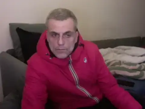 Snapshot of skossa777 chatting on February 13, 7:21 pm skossa777 online show from February 13, 7:21 pm