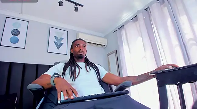 Snapshot of Malkon_Big chatting on February 2, 5:04 pm Malkon Big online show from February 2, 5:04 pm