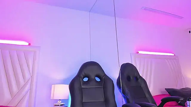 Snapshot of MavyStar chatting on January 28, 3:04 pm MavyStar online show from January 28, 3:04 pm