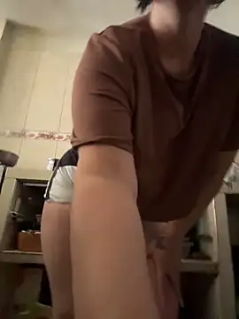 karenlennox1 online show from December 4, 7:00 pm