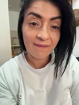 karenlennox1 online show from January 9, 9:27 pm