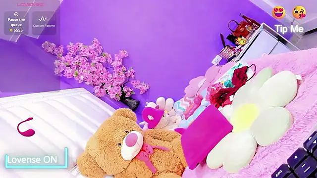 Snapshot of Catt_Alexxa chatting on October 4, 9:40 am Catt Alexxa online show from October 4, 9:40 am