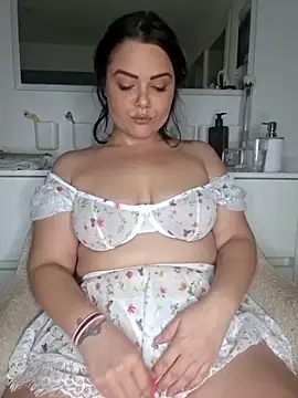 Snapshot of Xladycharme chatting on March 22, 1:42 am Xladycharme online show from March 22, 1:42 am