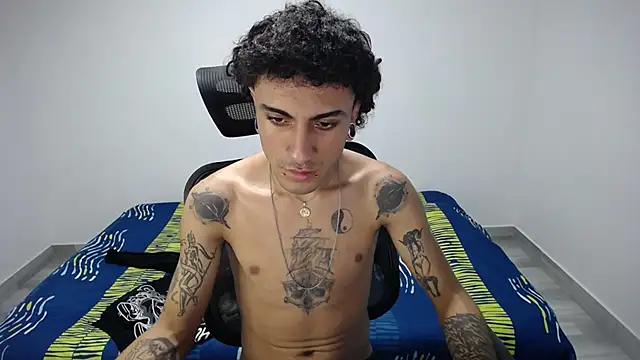 Snapshot of present_the_magic chatting on October 25, 3:14 am present the magic online show from October 25, 3:14 am