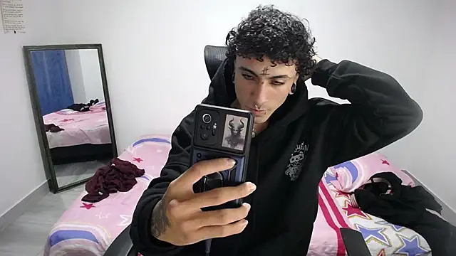 Snapshot of present_the_magic chatting on November 7, 6:13 am present the magic online show from November 7, 6:13 am