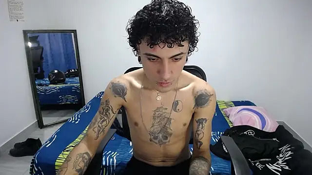 Snapshot of present_the_magic chatting on November 13, 9:03 pm present the magic online show from November 13, 9:03 pm