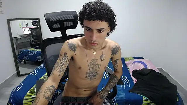 Snapshot of present_the_magic chatting on November 20, 5:34 pm present the magic online show from November 20, 5:34 pm