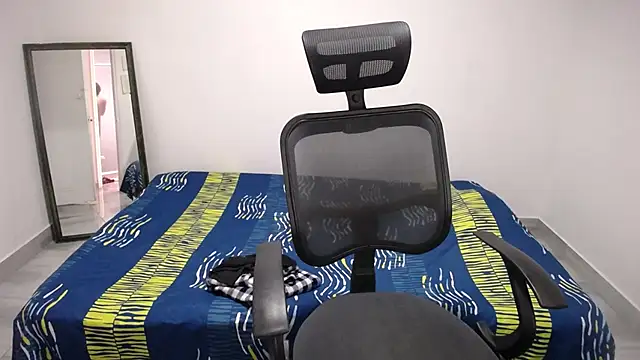 Snapshot of present_the_magic chatting on November 24, 6:18 pm present the magic online show from November 24, 6:18 pm