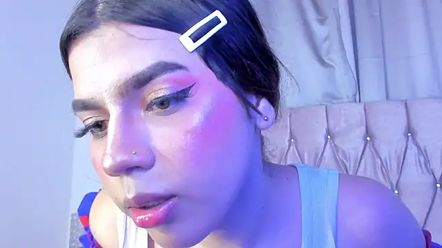 Snapshot of Ashley_piinkk_ chatting on February 6, 8:50 am Ashley piinkk  online show from February 6, 8:50 am