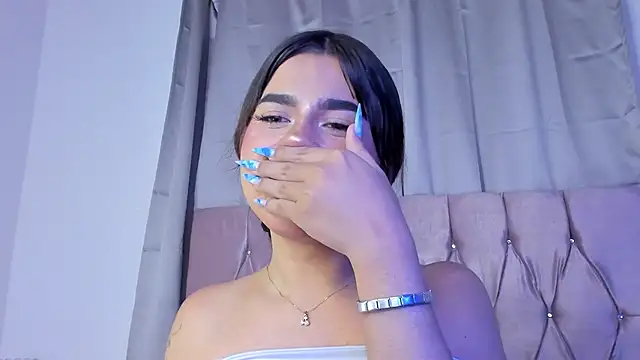 Snapshot of Ashley_piinkk_ chatting on February 26, 10:15 am Ashley piinkk  online show from February 26, 10:15 am