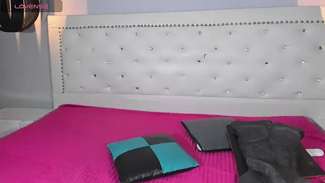 Snapshot of Georgis_ chatting on December 9, 12:19 pm Georgis online show from December 9, 12:19 pm
