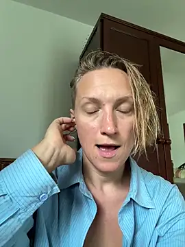 UmaTruewoman online show from May 5, 5:26 am