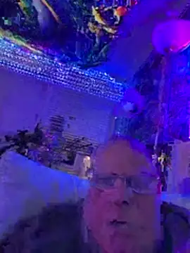 Snapshot of Mimmoromeo1973 chatting on March 24, 3:11 am Mimmoromeo1973 online show from March 24, 3:11 am