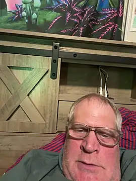 Snapshot of Mimmoromeo1973 chatting on April 29, 5:44 am Mimmoromeo1973 online show from April 29, 5:44 am