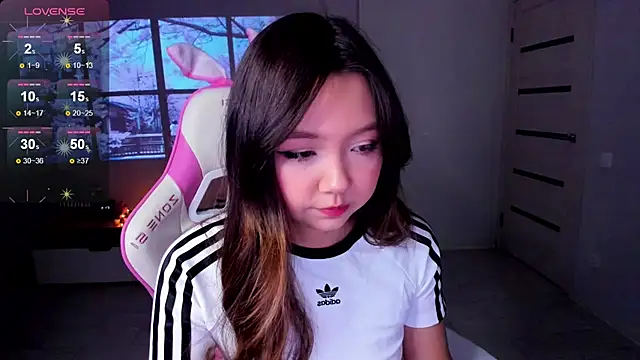 Snapshot of Fluffy_Rose chatting on November 21, 1:48 am Fluffy Rose online show from November 21, 1:48 am