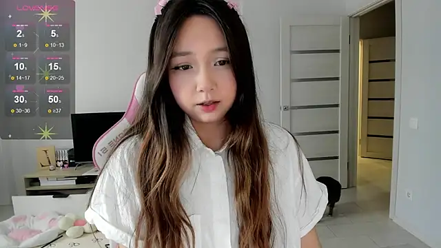 Fluffy Rose online show from May 7, 4:07 am