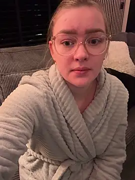 xX HotCouple Xx online show from January 6, 7:39 pm