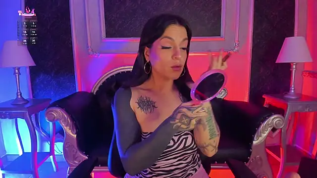 MeganDraco  online show from May 20, 1:06 pm