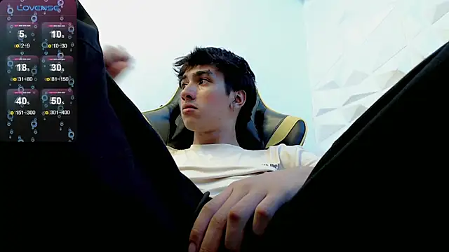 Snapshot of Jake_tripp chatting on January 30, 10:08 am Jake tripp online show from January 30, 10:08 am