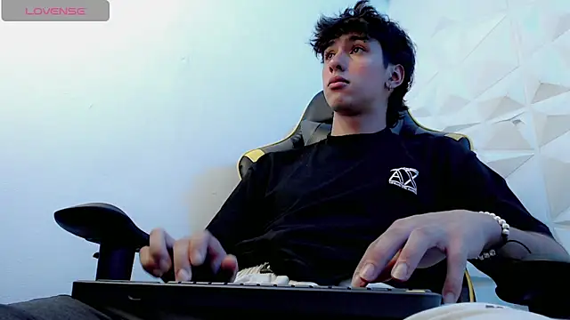 Snapshot of Jake_tripp chatting on March 20, 4:51 am Jake tripp online show from March 20, 4:51 am