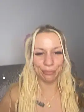 Snapshot of JuicyJanexo chatting on January 19, 2:17 pm JuicyJanexo online show from January 19, 2:17 pm