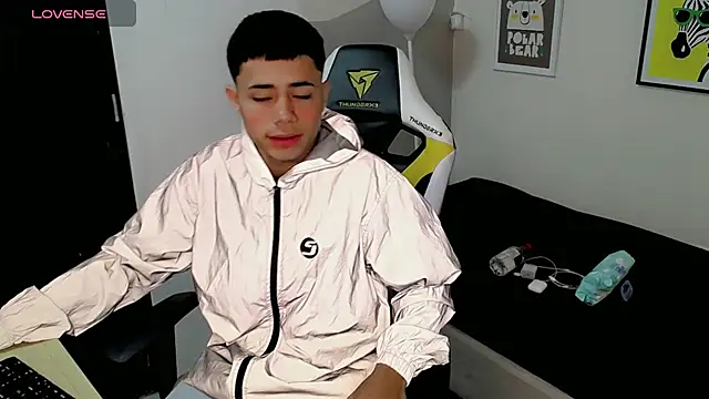 Snapshot of bby_santi chatting on September 20, 12:50 pm bby santi online show from September 20, 12:50 pm