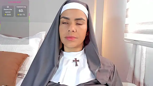 ClaraMariaMon online show from November 11, 1:44 pm