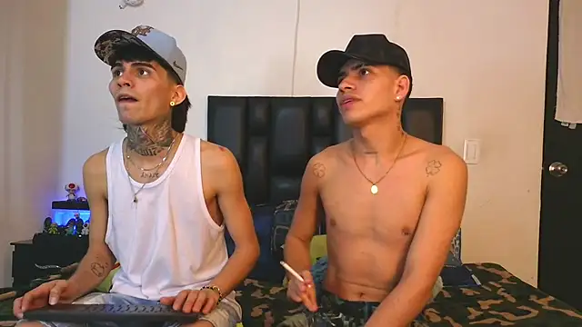 Snapshot of Brutal_Sex_Fucking chatting on September 15, 11:49 pm Brutal Sex Fucking online show from September 15, 11:49 pm