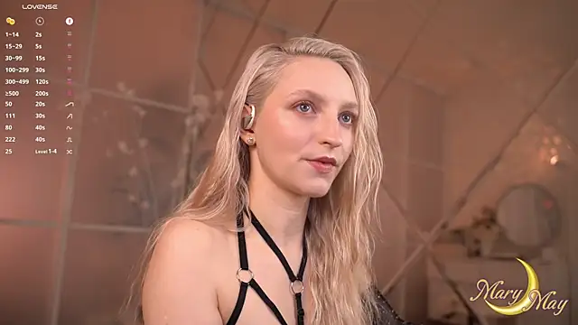 Snapshot of marylunamay chatting on March 16, 5:24 am marylunamay online show from March 16, 5:24 am