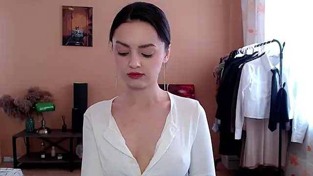 Snapshot of CuteRuby99 chatting on January 16, 5:44 am CuteRuby99 online show from January 16, 5:44 am