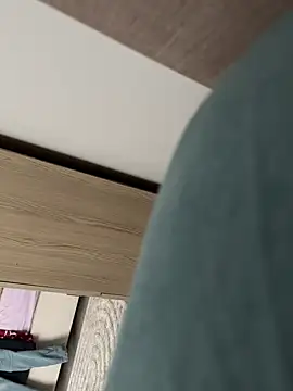 Snapshot of young1fucker chatting on January 1, 7:52 am young1fucker online show from January 1, 7:52 am