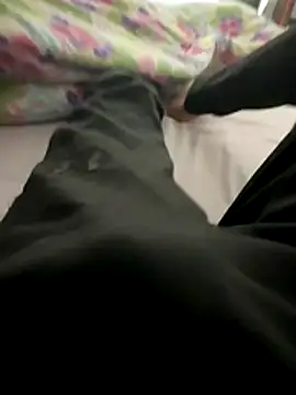 Snapshot of young1fucker chatting on November 2, 1:35 pm young1fucker online show from November 2, 1:35 pm