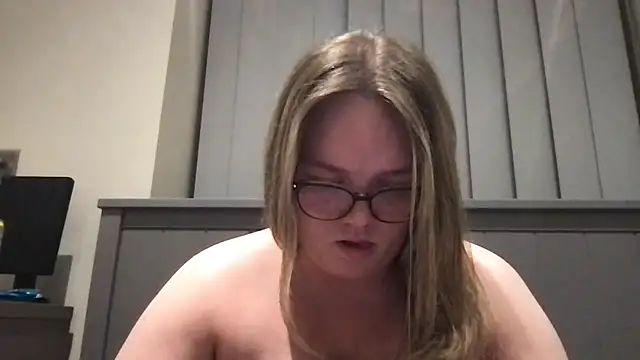 honeyyy24 online show from July 20, 10:23 pm