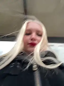 Snapshot of Milkyy_wway chatting on January 6, 10:57 am Milkyy wway online show from January 6, 10:57 am