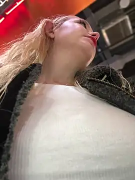 Snapshot of Milkyy_wway chatting on January 16, 11:15 am Milkyy wway online show from January 16, 11:15 am