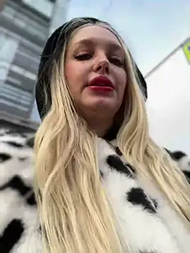 Snapshot of Milkyy_wway chatting on January 19, 10:39 am Milkyy wway online show from January 19, 10:39 am