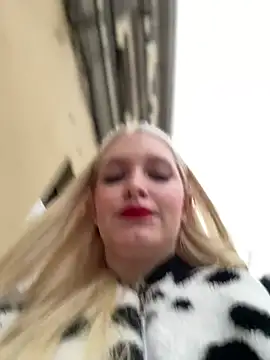 Snapshot of Milkyy_wway chatting on January 24, 7:51 am Milkyy wway online show from January 24, 7:51 am